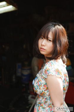 男生女生向前冲